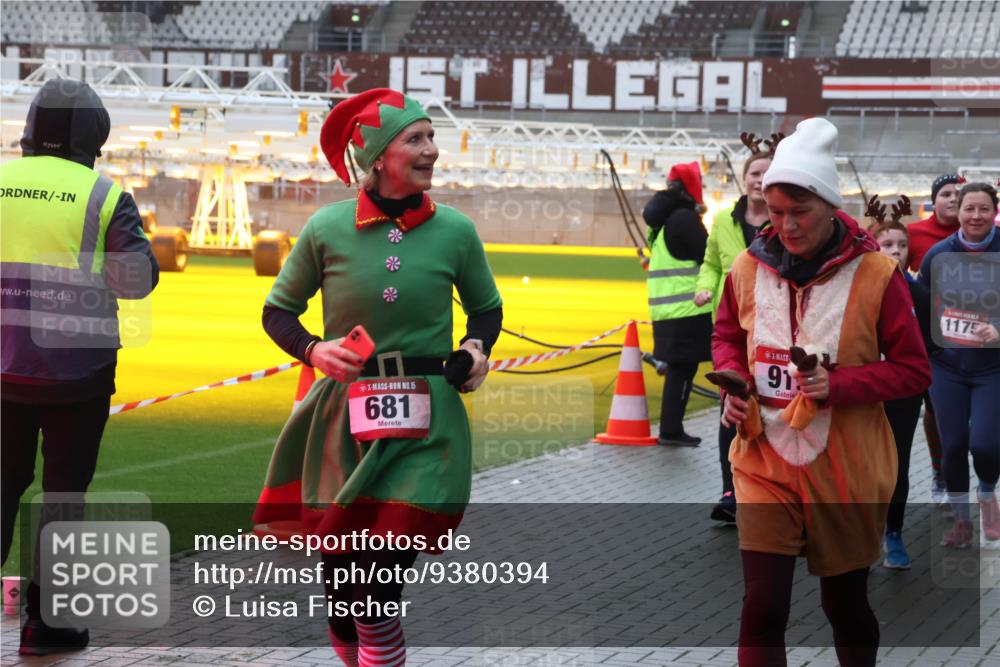 07.12.2025 - St. Pauli X-Mass-Run No. 15 Luisa Fischer http://msf.ph/oto/9380394 07.12.2025 11:13:32 Ziel 15, 681, 91, 1175, 17, 22, 47, 494, 681, 683, 684, 919, 1022, 1175, 1178, 1338, 1341, 1420, 1422, 1645, 1646, 1647, 1664, 1703, 2125, 3167, 4794, 4795, 4796, 4802, 4804 meine-sportfotos.de