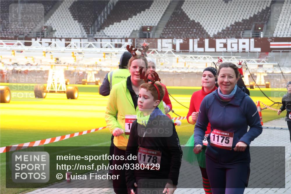 07.12.2025 - St. Pauli X-Mass-Run No. 15 Luisa Fischer http://msf.ph/oto/9380429 07.12.2025 11:13:36 Ziel 1, 15, 1178, 15, 1175, 17, 22, 47, 494, 585, 681, 683, 684, 919, 1022, 1175, 1178, 1338, 1341, 1420, 1422, 1645, 1646, 1647, 1664, 1703, 2125, 2773, 3167, 4794, 4795, 4796, 4802, 4804 meine-sportfotos.de