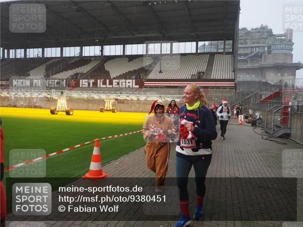 07.12.2025 - St. Pauli X-Mass-Run No. 15 Fabian Wolf http://msf.ph/oto/9380451 07.12.2025 10:08:52 Ziel 19, 390, 707, 786, 789, 947, 1002, 1031, 1176, 2521, 3212, 3300, 3332, 3335, 3484, 3671, 3891, 3904, 3907, 4232, 4234, 4451 meine-sportfotos.de