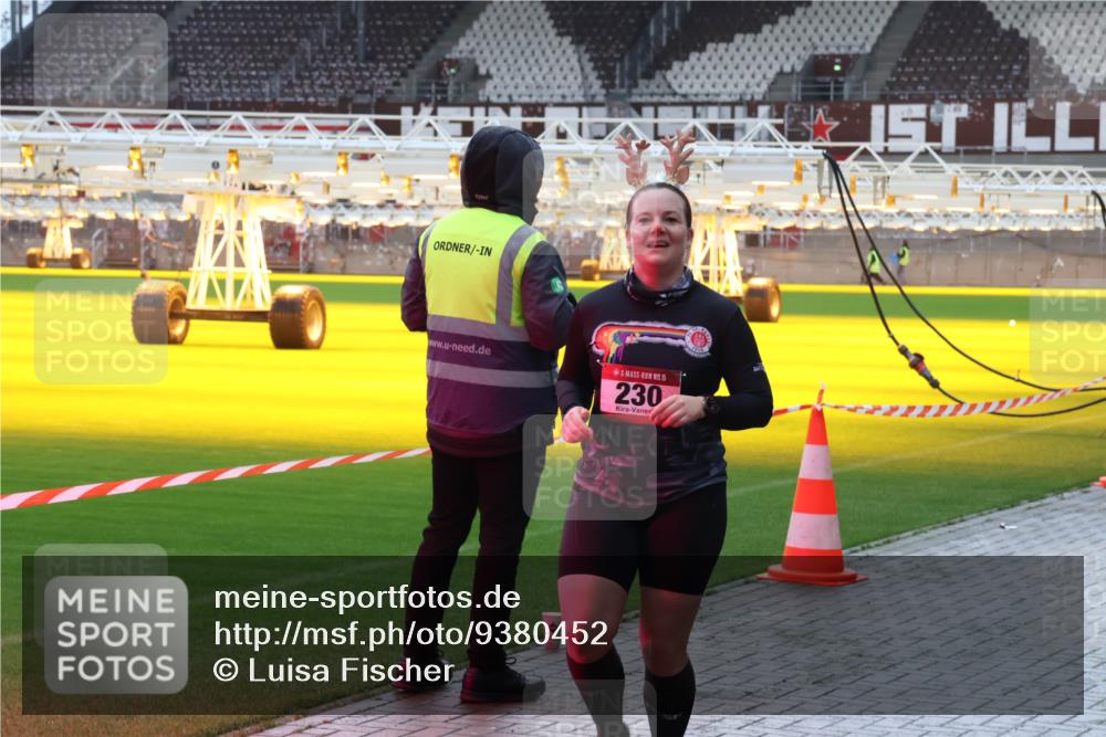 07.12.2025 - St. Pauli X-Mass-Run No. 15 Luisa Fischer http://msf.ph/oto/9380452 07.12.2025 10:40:40 Ziel 15, 230, 87, 108, 230, 538, 580, 731, 735, 827, 1604, 1748, 1749, 2169, 2594, 2754, 2916, 3161, 3164, 3244, 3408, 3796, 3797, 4874, 4878 meine-sportfotos.de