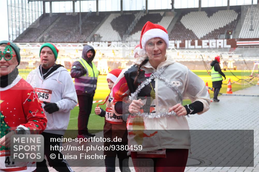 07.12.2025 - St. Pauli X-Mass-Run No. 15 Luisa Fischer http://msf.ph/oto/9380459 07.12.2025 11:13:50 Ziel 15, 47, 5, 645, 1540, 17, 22, 47, 585, 681, 683, 684, 919, 1022, 1111, 1114, 1175, 1178, 1338, 1341, 1645, 1646, 1647, 1664, 1703, 2125, 2773 meine-sportfotos.de