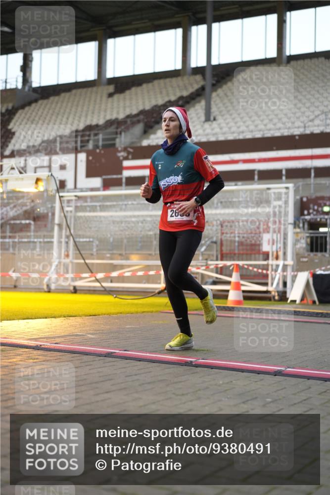 07.12.2025 - St. Pauli X-Mass-Run No. 15 Patografie http://msf.ph/oto/9380491 07.12.2025 10:17:19 Ziel 257, 268, 2688, 2725, 3522, 3874, 4114, 4339, 4764 meine-sportfotos.de
