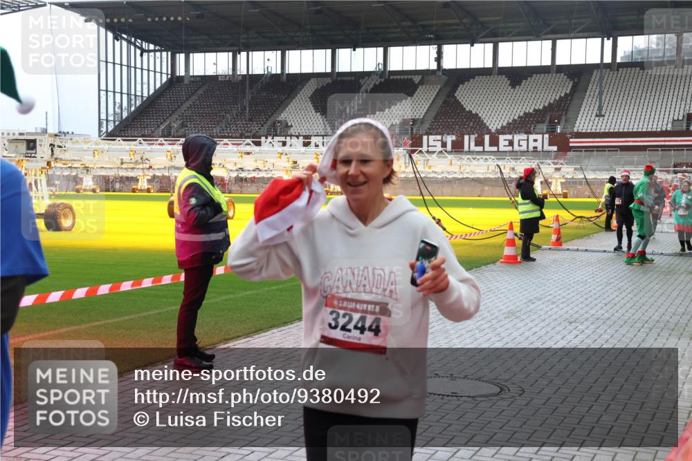 07.12.2025 - St. Pauli X-Mass-Run No. 15 Luisa Fischer http://msf.ph/oto/9380492 07.12.2025 10:40:47 Ziel 15, 3244, 3797, 87, 108, 230, 284, 406, 538, 580, 731, 735, 827, 1457, 1604, 1748, 1749, 2169, 2594, 2754, 2916, 3161, 3164, 3244, 3407, 3408, 3796, 3797, 4041, 4304, 4874, 4878 meine-sportfotos.de