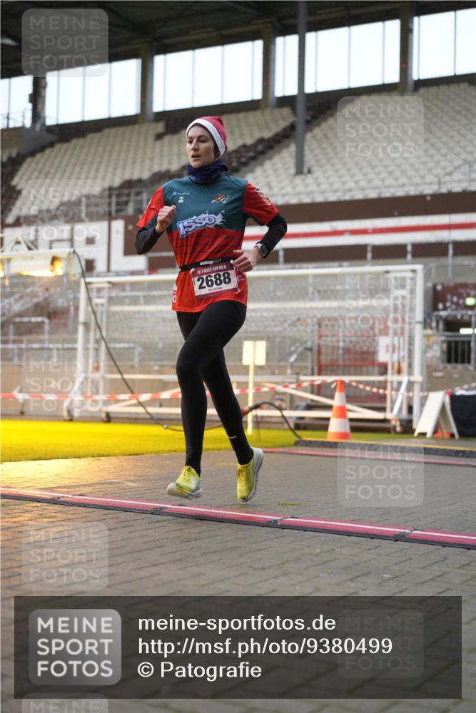 07.12.2025 - St. Pauli X-Mass-Run No. 15 Patografie http://msf.ph/oto/9380499 07.12.2025 10:17:19 Ziel 257, 268, 2688, 2725, 3522, 3874, 4114, 4339, 4764 meine-sportfotos.de