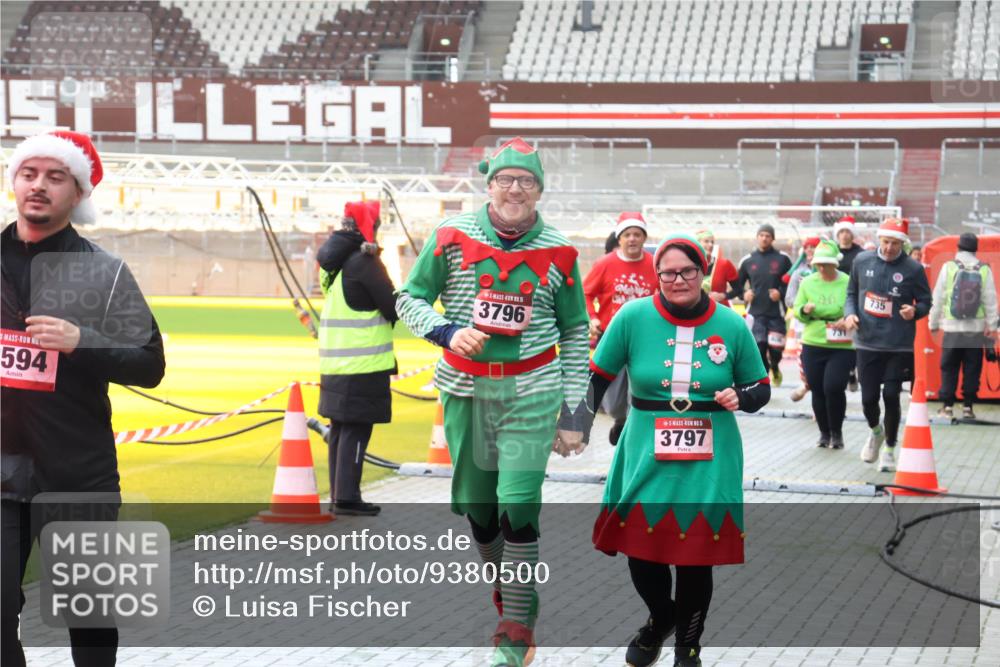 07.12.2025 - St. Pauli X-Mass-Run No. 15 Luisa Fischer http://msf.ph/oto/9380500 07.12.2025 10:40:53 Ziel 594, 3796, 5, 3797, 735, 1, 4, 7, 230, 284, 406, 538, 580, 731, 735, 1457, 2169, 2555, 2559, 2594, 2916, 3161, 3164, 3244, 3407, 3408, 3796, 3797, 4041, 4304, 4874, 4878 meine-sportfotos.de