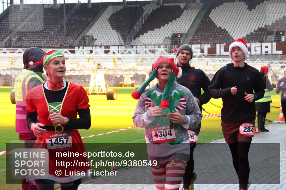 07.12.2025 - St. Pauli X-Mass-Run No. 15 Luisa Fischer http://msf.ph/oto/9380549 07.12.2025 10:41:04 Ziel 15, 1457, 15, 4304, 06, 284, 230, 284, 288, 406, 538, 580, 731, 735, 1457, 2169, 2555, 2559, 2594, 2916, 3161, 3164, 3244, 3264, 3265, 3407, 3408, 3796, 3797, 4041, 4304, 4856, 4871, 4874, 4878 meine-sportfotos.de