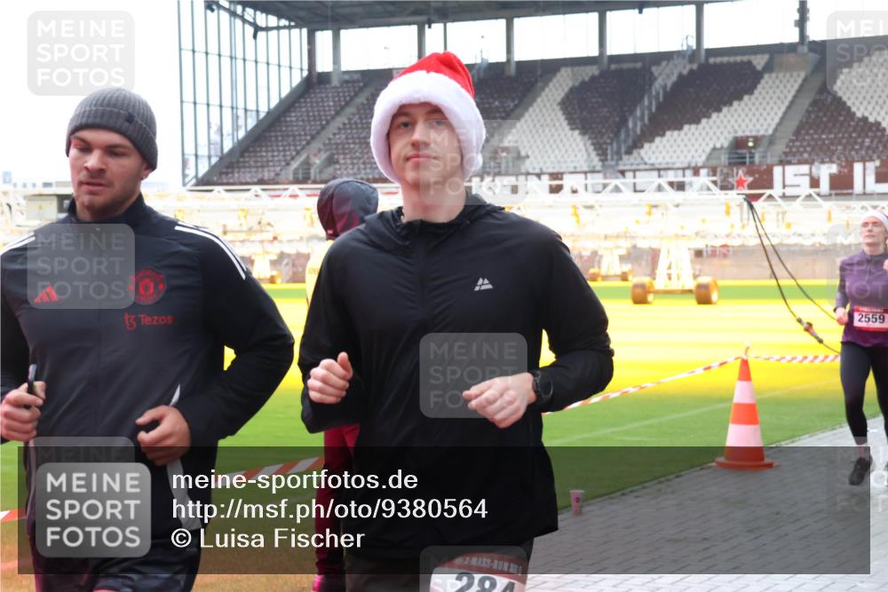07.12.2025 - St. Pauli X-Mass-Run No. 15 Luisa Fischer http://msf.ph/oto/9380564 07.12.2025 10:41:06 Ziel 13, 20, 2559, 230, 284, 288, 406, 731, 735, 1457, 2169, 2555, 2559, 2594, 2916, 3161, 3164, 3244, 3264, 3265, 3407, 3408, 4041, 4304, 4856, 4871, 4874, 4878 meine-sportfotos.de