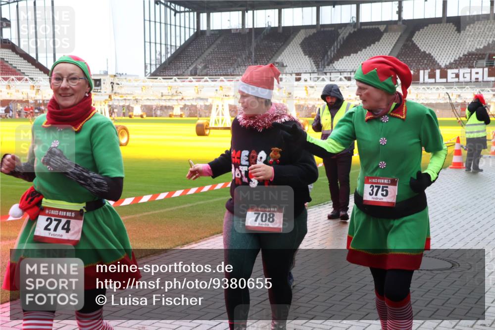 07.12.2025 - St. Pauli X-Mass-Run No. 15 Luisa Fischer http://msf.ph/oto/9380655 07.12.2025 11:14:34 Ziel 15, 274, 15, 708, 15, 375, 274, 375, 425, 475, 708, 942, 946, 948 meine-sportfotos.de