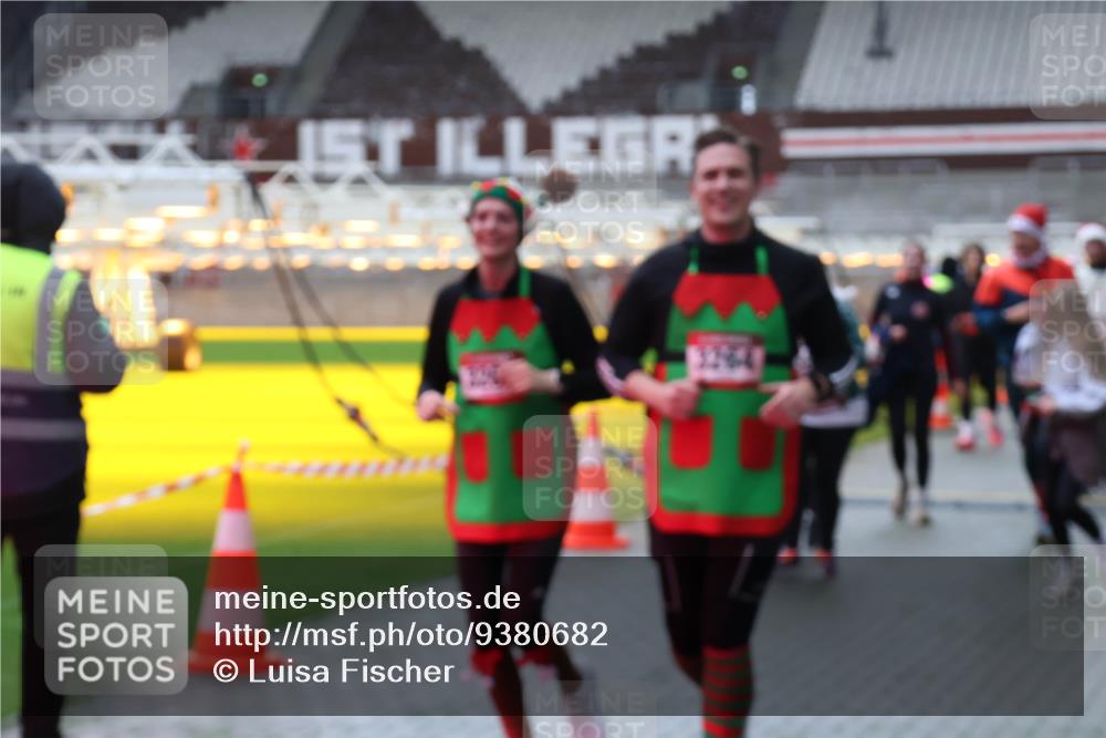 07.12.2025 - St. Pauli X-Mass-Run No. 15 Luisa Fischer http://msf.ph/oto/9380682 07.12.2025 10:41:50 Ziel 3264, 141, 259, 279, 322, 449, 545, 575, 952, 1153, 1275, 2288, 2330, 2331, 2507, 3047, 3264, 3265, 3392, 3951, 4617, 4773 meine-sportfotos.de