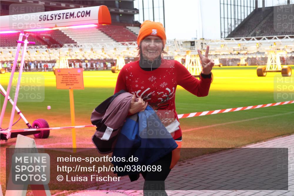 07.12.2025 - St. Pauli X-Mass-Run No. 15 Luisa Fischer http://msf.ph/oto/9380698 07.12.2025 11:15:08 Ziel 525, 922, 942, 946, 948, 1776, 1778, 1798, 1804, 1805, 1806, 1807, 2040, 2211, 4010 meine-sportfotos.de