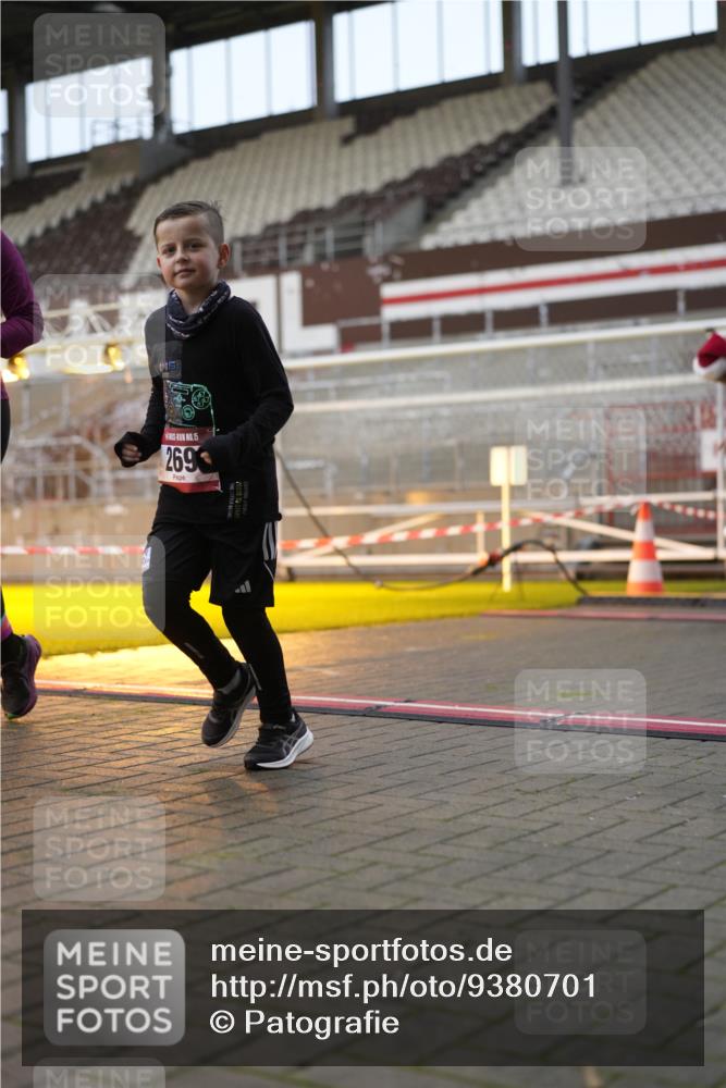 07.12.2025 - St. Pauli X-Mass-Run No. 15 Patografie http://msf.ph/oto/9380701 07.12.2025 10:18:26 Ziel 243, 264, 269, 1607, 1671, 2049, 2631, 3520, 3606, 3608, 4540 meine-sportfotos.de