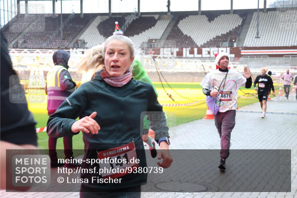 07.12.2025 - St. Pauli X-Mass-Run No. 15 Luisa Fischer http://msf.ph/oto/9380739 07.12.2025 10:41:59 Ziel 15, 141, 4871, 141, 259, 279, 322, 449, 575, 1153, 1266, 1275, 2288, 2330, 2331, 2507, 2563, 2829, 3047, 3392, 4617 meine-sportfotos.de