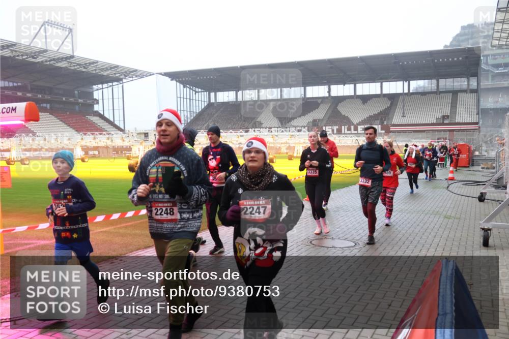07.12.2025 - St. Pauli X-Mass-Run No. 15 Luisa Fischer http://msf.ph/oto/9380753 07.12.2025 10:09:17 Ziel 352, 2248, 35, 2247, 89, 3335, 3332, 19, 390, 707, 786, 789, 947, 1002, 1031, 1176, 1461, 1465, 1570, 1575, 1576, 2126, 2247, 2248, 2521, 2650, 3212, 3300, 3332, 3335, 3484, 3495, 3671, 3759, 3891, 3904, 3907, 4066, 4067, 4068, 4113, 4205, 4232, 4234, 4451, 4666 meine-sportfotos.de