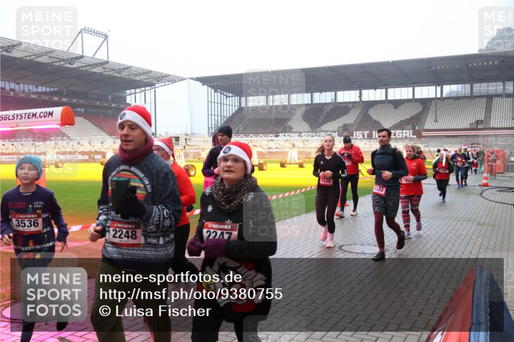 07.12.2025 - St. Pauli X-Mass-Run No. 15 Luisa Fischer http://msf.ph/oto/9380755 07.12.2025 10:09:18 Ziel 164, 2025, 3536, 2248, 2247, 3335, 3332, 78, 19, 390, 707, 786, 789, 947, 1002, 1031, 1176, 1461, 1465, 1570, 1575, 1576, 2126, 2247, 2248, 2521, 2650, 3212, 3300, 3332, 3335, 3484, 3495, 3671, 3759, 3891, 3904, 3907, 4066, 4067, 4068, 4113, 4205, 4232, 4234, 4451, 4666 meine-sportfotos.de