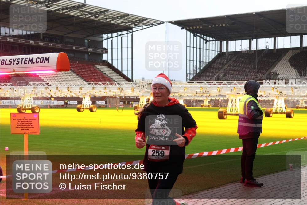 07.12.2025 - St. Pauli X-Mass-Run No. 15 Luisa Fischer http://msf.ph/oto/9380757 07.12.2025 10:42:04 Ziel 5, 259, 141, 259, 279, 322, 575, 1153, 1266, 1275, 2288, 2330, 2331, 2507, 2563, 2829, 2831, 3047, 3392, 4617 meine-sportfotos.de