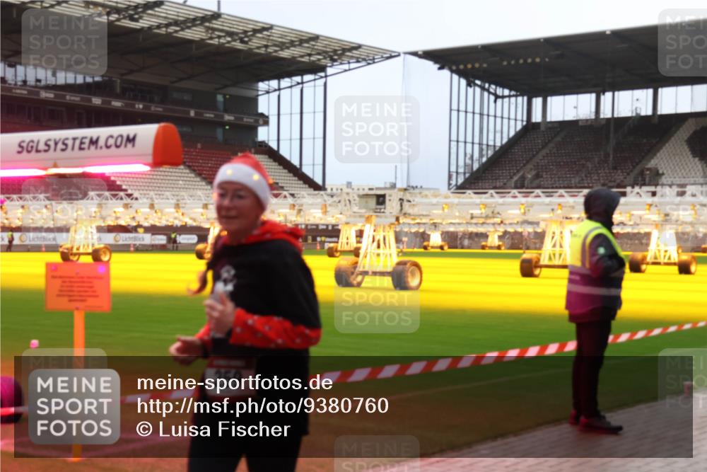 07.12.2025 - St. Pauli X-Mass-Run No. 15 Luisa Fischer http://msf.ph/oto/9380760 07.12.2025 10:42:05 Ziel 259, 141, 259, 279, 322, 575, 1266, 1275, 1675, 2288, 2330, 2331, 2507, 2563, 2829, 2831, 3047, 3392 meine-sportfotos.de