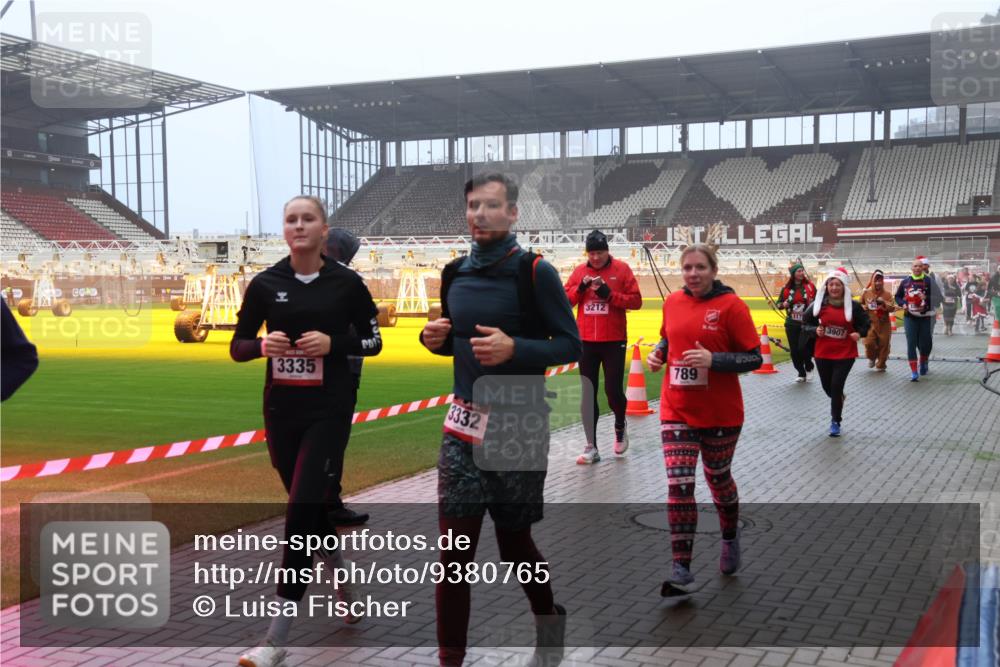 07.12.2025 - St. Pauli X-Mass-Run No. 15 Luisa Fischer http://msf.ph/oto/9380765 07.12.2025 10:09:19 Ziel 3335, 3332, 3212, 789, 117, 3907, 19, 390, 707, 786, 789, 947, 1002, 1031, 1176, 1461, 1465, 1570, 1575, 1576, 2126, 2247, 2248, 2521, 2650, 3212, 3300, 3332, 3335, 3484, 3495, 3671, 3759, 3891, 3904, 3907, 4066, 4067, 4068, 4113, 4205, 4232, 4234, 4451, 4666 meine-sportfotos.de