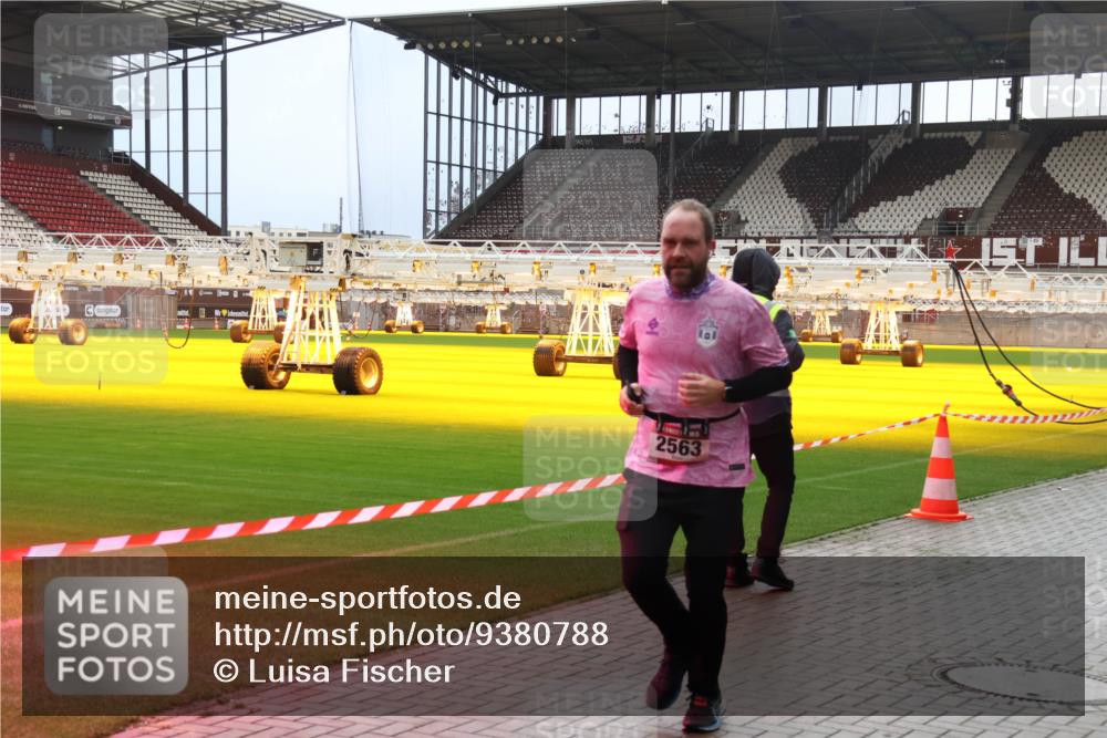 07.12.2025 - St. Pauli X-Mass-Run No. 15 Luisa Fischer http://msf.ph/oto/9380788 07.12.2025 10:42:10 Ziel 101, 2563, 141, 259, 279, 322, 968, 1266, 1275, 1674, 1675, 1676, 2288, 2330, 2331, 2507, 2563, 2829, 2831, 3392 meine-sportfotos.de