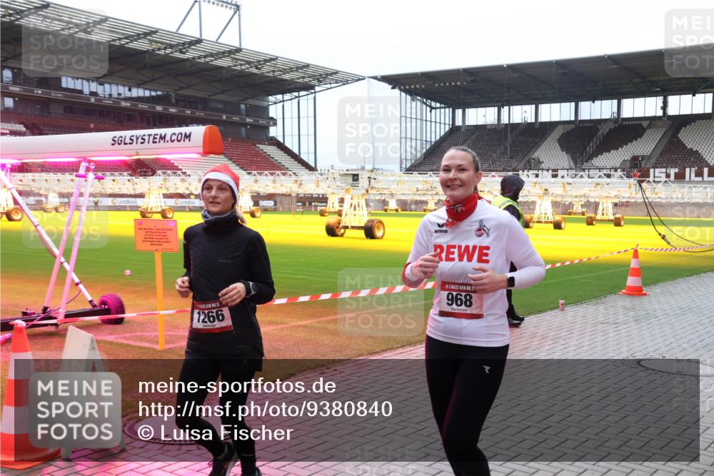 07.12.2025 - St. Pauli X-Mass-Run No. 15 Luisa Fischer http://msf.ph/oto/9380840 07.12.2025 10:42:40 Ziel 15, 1266, 968, 116, 563, 968, 1266, 1272, 1358, 1434, 1438, 1674, 1675, 1676, 2012, 2013, 2157, 2261, 2621, 2622, 2722, 2829, 2831, 2931, 3042, 3399, 4045, 4046, 4441, 4622 meine-sportfotos.de