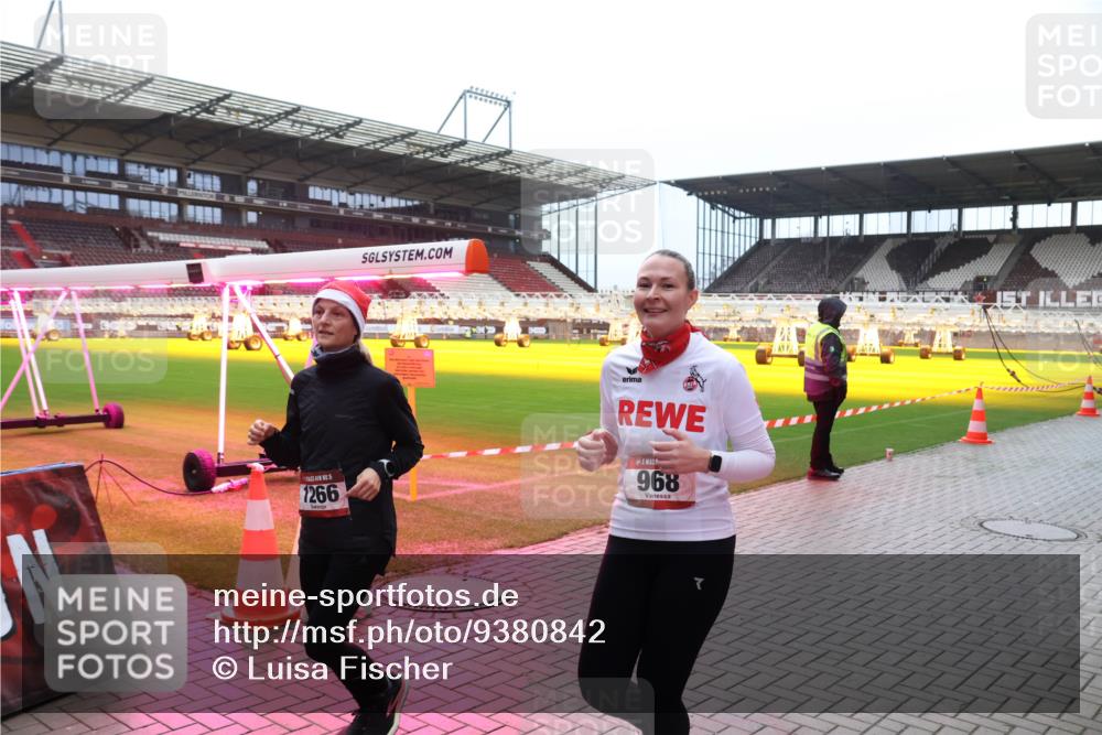 07.12.2025 - St. Pauli X-Mass-Run No. 15 Luisa Fischer http://msf.ph/oto/9380842 07.12.2025 10:42:41 Ziel 5, 1266, 968, 116, 563, 968, 1266, 1272, 1358, 1434, 1438, 1674, 1675, 1676, 2012, 2013, 2157, 2261, 2621, 2622, 2722, 2829, 2831, 2931, 3042, 3399, 4045, 4046, 4441, 4622 meine-sportfotos.de