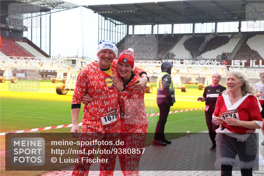 07.12.2025 - St. Pauli X-Mass-Run No. 15 Luisa Fischer http://msf.ph/oto/9380857 07.12.2025 10:42:50 Ziel 40, 5, 1675, 931, 15, 1974, 33, 116, 519, 563, 625, 968, 1272, 1358, 1434, 1438, 1674, 1675, 1676, 2012, 2013, 2061, 2155, 2157, 2261, 2621, 2622, 2722, 2931, 3042, 3399, 4045, 4046, 4394, 4441, 4594, 4622 meine-sportfotos.de