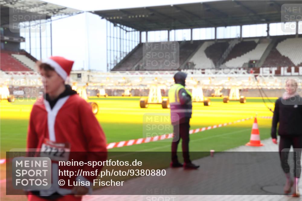 07.12.2025 - St. Pauli X-Mass-Run No. 15 Luisa Fischer http://msf.ph/oto/9380880 07.12.2025 10:42:57 Ziel 2722, 116, 519, 563, 598, 604, 625, 968, 1272, 1358, 1434, 1438, 1758, 2012, 2013, 2061, 2155, 2157, 2261, 2621, 2622, 2722, 2931, 3042, 3399, 4045, 4046, 4394, 4441, 4594, 4622, 4857 meine-sportfotos.de