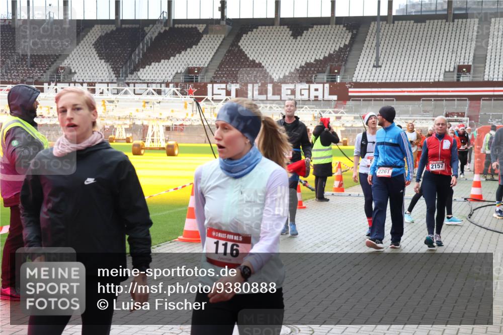 07.12.2025 - St. Pauli X-Mass-Run No. 15 Luisa Fischer http://msf.ph/oto/9380888 07.12.2025 10:42:59 Ziel 15, 116, 2261, 2157, 116, 519, 563, 598, 604, 625, 1272, 1358, 1434, 1438, 1758, 2012, 2013, 2061, 2155, 2157, 2261, 2621, 2622, 2722, 2931, 3042, 3399, 4045, 4046, 4394, 4441, 4594, 4622, 4857 meine-sportfotos.de