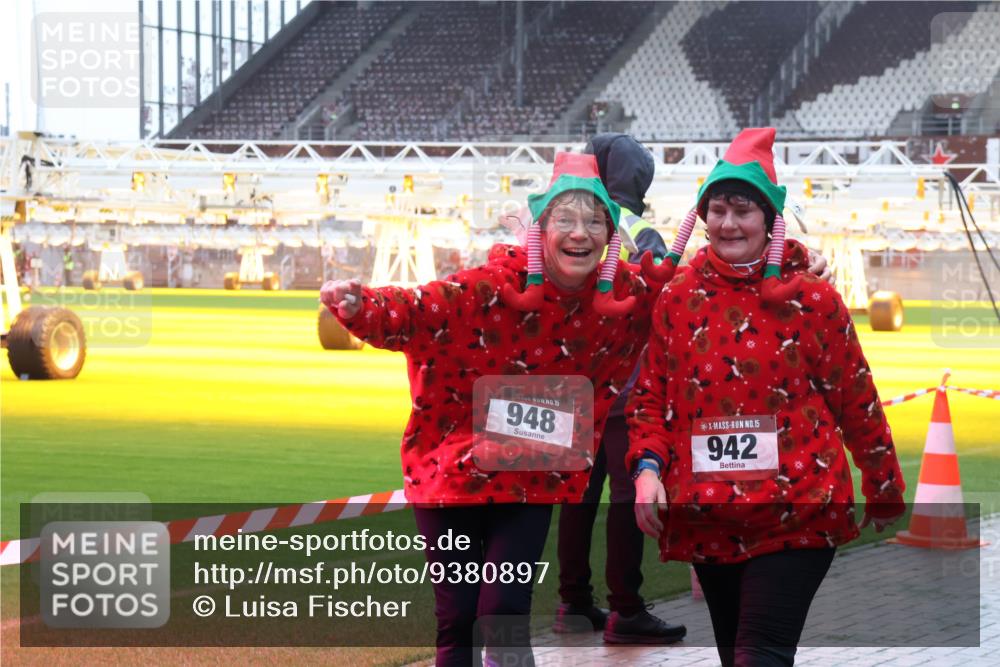 07.12.2025 - St. Pauli X-Mass-Run No. 15 Luisa Fischer http://msf.ph/oto/9380897 07.12.2025 11:15:21 Ziel 15, 948, 15, 942, 313, 525, 922, 1623, 1627, 1662, 1776, 1778, 1798, 1804, 1805, 1806, 1807, 2040, 2211, 3133, 4010 meine-sportfotos.de