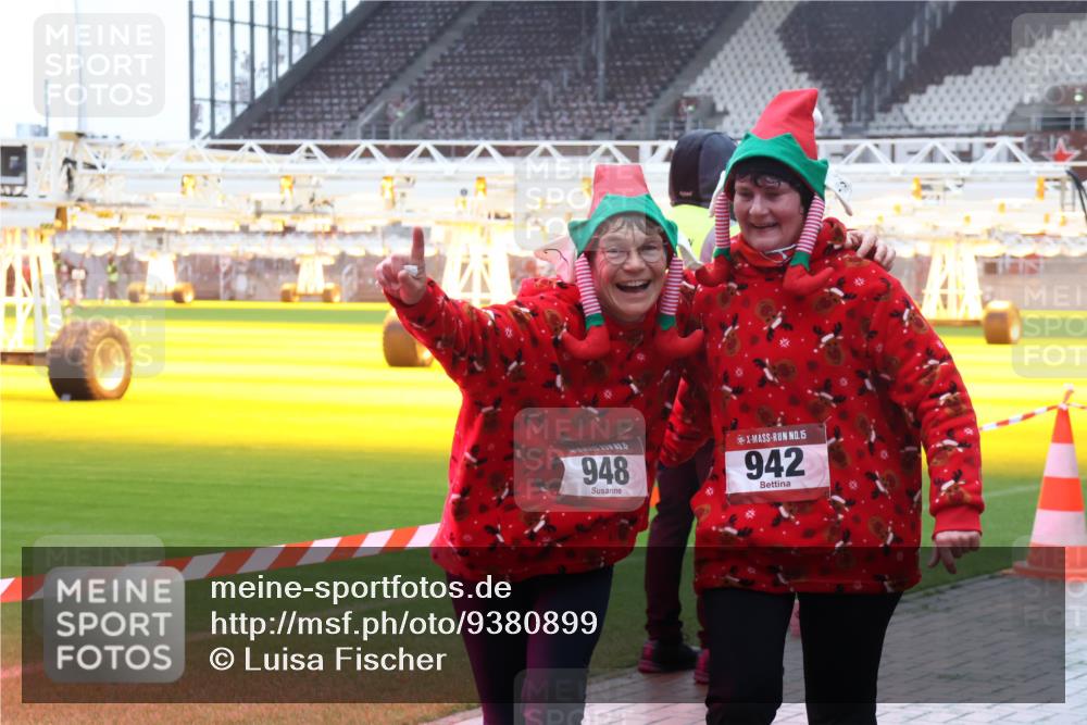 07.12.2025 - St. Pauli X-Mass-Run No. 15 Luisa Fischer http://msf.ph/oto/9380899 07.12.2025 11:15:22 Ziel 5, 948, 15, 942, 313, 525, 922, 1623, 1627, 1662, 1776, 1778, 1798, 1804, 1805, 1806, 1807, 2040, 2211, 3133, 4010 meine-sportfotos.de