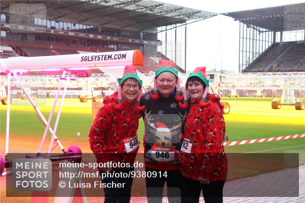 07.12.2025 - St. Pauli X-Mass-Run No. 15 Luisa Fischer http://msf.ph/oto/9380914 07.12.2025 11:15:32 Ziel 948, 15, 946, 5, 42, 313, 391, 922, 1218, 1282, 1623, 1627, 1662, 1778, 1798, 1804, 1807, 2211, 3133, 4010 meine-sportfotos.de