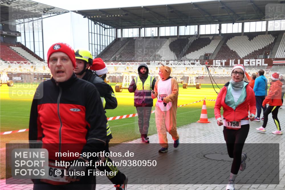 07.12.2025 - St. Pauli X-Mass-Run No. 15 Luisa Fischer http://msf.ph/oto/9380950 07.12.2025 10:43:13 Ziel 15, 604, 44, 135, 1758, 116, 296, 519, 563, 598, 604, 625, 1272, 1358, 1434, 1438, 1758, 2012, 2013, 2061, 2155, 2157, 2336, 2337, 2621, 2622, 2722, 2802, 2901, 2931, 3381, 3399, 4161, 4394, 4594, 4621, 4857 meine-sportfotos.de
