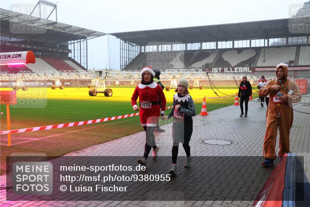 07.12.2025 - St. Pauli X-Mass-Run No. 15 Luisa Fischer http://msf.ph/oto/9380955 07.12.2025 10:09:38 Ziel 1, 1575, 1576, 94, 19, 390, 707, 786, 789, 800, 881, 896, 899, 947, 960, 1002, 1031, 1176, 1243, 1248, 1461, 1465, 1570, 1575, 1576, 1718, 2126, 2521, 3300, 3332, 3335, 3484, 3493, 3756, 3891, 3904, 3907, 4066, 4067, 4068, 4113, 4666 meine-sportfotos.de
