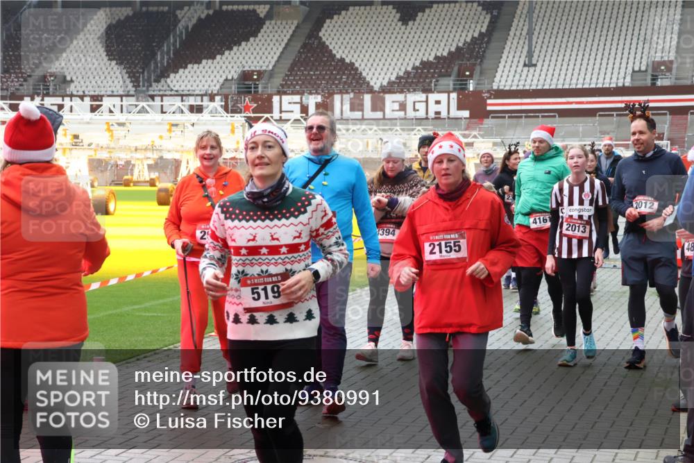 07.12.2025 - St. Pauli X-Mass-Run No. 15 Luisa Fischer http://msf.ph/oto/9380991 07.12.2025 10:43:20 Ziel 26, 15, 519, 4394, 5, 2155, 23, 2012, 4161, 2013, 48, 296, 519, 563, 598, 604, 625, 1272, 1301, 1358, 1434, 1758, 1814, 1936, 2012, 2013, 2052, 2053, 2061, 2155, 2336, 2337, 2621, 2622, 2722, 2761, 2762, 2802, 2901, 3381, 4161, 4394, 4594, 4621, 4857 meine-sportfotos.de