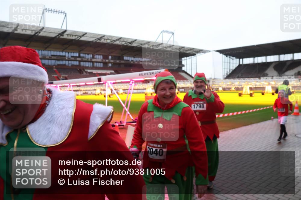 07.12.2025 - St. Pauli X-Mass-Run No. 15 Luisa Fischer http://msf.ph/oto/9381005 07.12.2025 11:15:43 Ziel 2040, 1798, 313, 391, 1218, 1282, 1623, 1627, 1662, 3133 meine-sportfotos.de