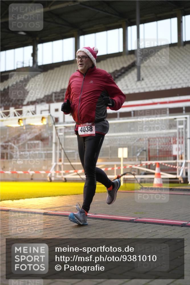07.12.2025 - St. Pauli X-Mass-Run No. 15 Patografie http://msf.ph/oto/9381010 07.12.2025 10:19:23 Ziel 2750, 3011, 3013, 3695, 4038, 4115, 4466 meine-sportfotos.de