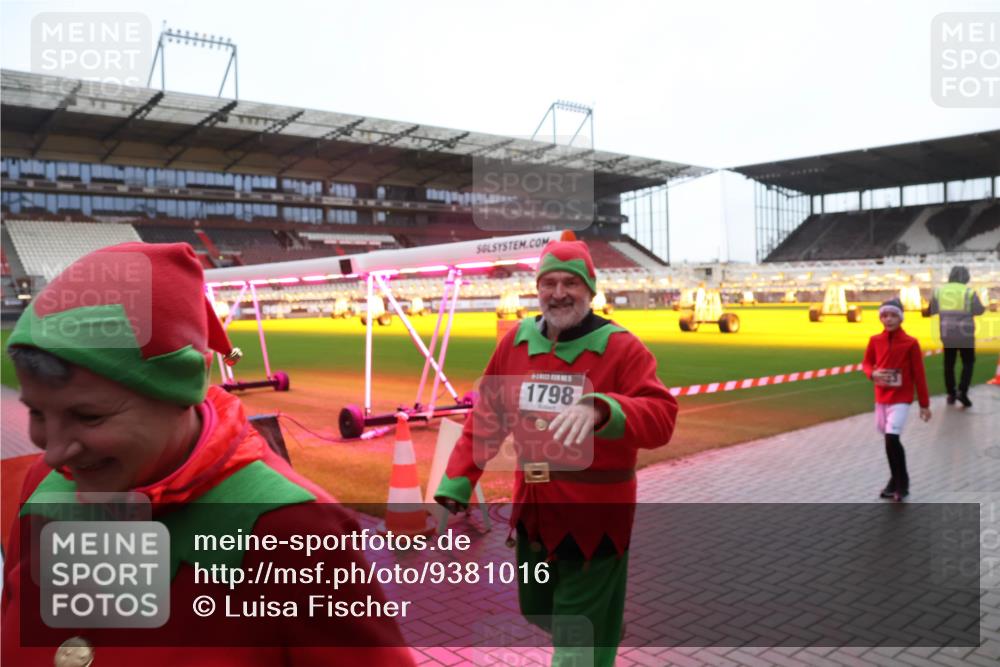 07.12.2025 - St. Pauli X-Mass-Run No. 15 Luisa Fischer http://msf.ph/oto/9381016 07.12.2025 11:15:43 Ziel 1798, 313, 391, 1218, 1282, 1623, 1627, 1662, 3133 meine-sportfotos.de