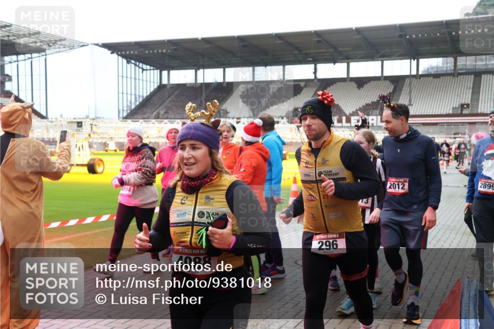 07.12.2025 - St. Pauli X-Mass-Run No. 15 Luisa Fischer http://msf.ph/oto/9381018 07.12.2025 10:43:26 Ziel 394, 2012, 1, 4088, 15, 296, 2899, 296, 519, 598, 604, 625, 1053, 1301, 1358, 1434, 1616, 1758, 1814, 1936, 2012, 2052, 2053, 2061, 2155, 2336, 2337, 2621, 2622, 2724, 2726, 2761, 2762, 2802, 2901, 3381, 4161, 4394, 4594, 4621, 4857 meine-sportfotos.de