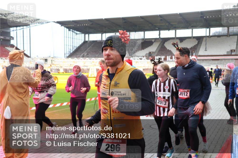 07.12.2025 - St. Pauli X-Mass-Run No. 15 Luisa Fischer http://msf.ph/oto/9381021 07.12.2025 10:43:26 Ziel 394, 2013, 2012, 15, 296, 296, 519, 598, 604, 625, 1053, 1301, 1358, 1434, 1616, 1758, 1814, 1936, 2012, 2052, 2053, 2061, 2155, 2336, 2337, 2621, 2622, 2724, 2726, 2761, 2762, 2802, 2901, 3381, 4161, 4394, 4594, 4621, 4857 meine-sportfotos.de