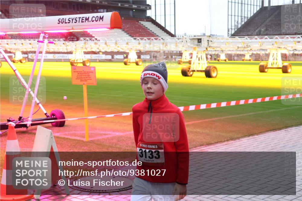 07.12.2025 - St. Pauli X-Mass-Run No. 15 Luisa Fischer http://msf.ph/oto/9381027 07.12.2025 11:15:45 Ziel 15, 3133, 313, 391, 1218, 1282, 1623, 1627, 1662, 3133 meine-sportfotos.de