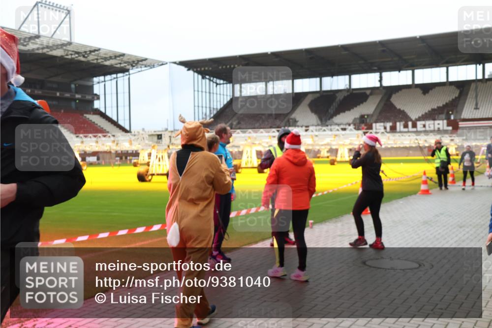 07.12.2025 - St. Pauli X-Mass-Run No. 15 Luisa Fischer http://msf.ph/oto/9381040 07.12.2025 10:43:29 Ziel 296, 519, 598, 604, 625, 1053, 1301, 1616, 1758, 1814, 1936, 2052, 2053, 2061, 2155, 2336, 2337, 2724, 2726, 2761, 2762, 2802, 2901, 3038, 3381, 4161, 4394, 4594, 4621, 4857 meine-sportfotos.de