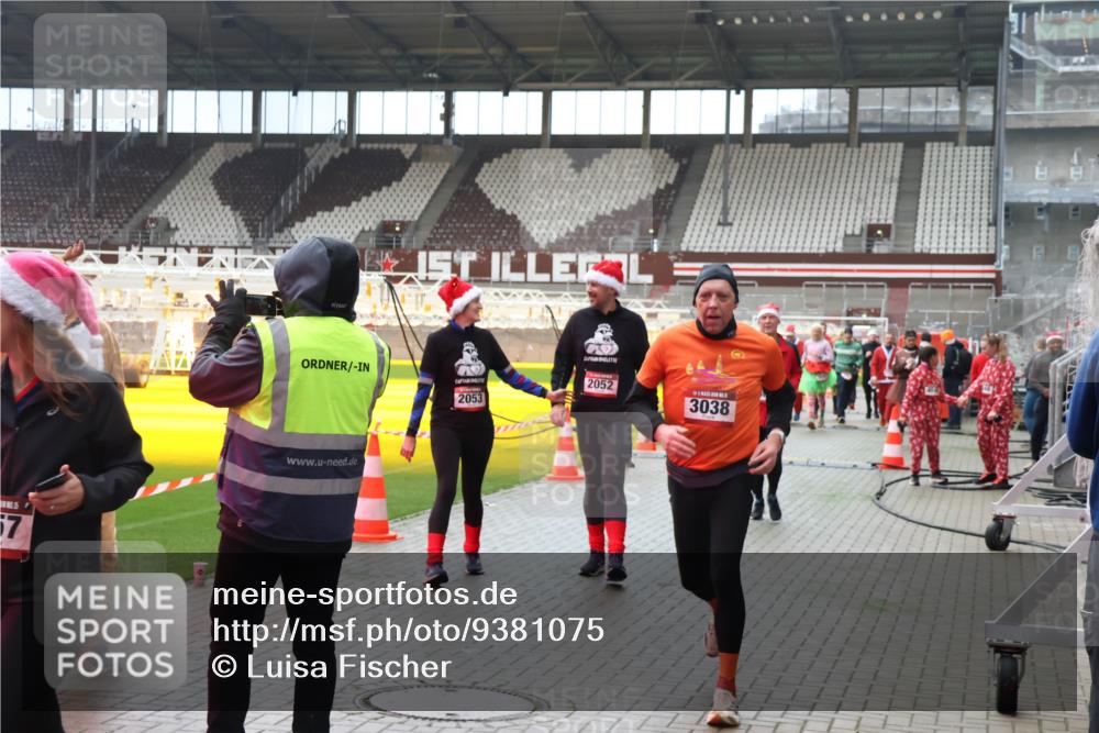 07.12.2025 - St. Pauli X-Mass-Run No. 15 Luisa Fischer http://msf.ph/oto/9381075 07.12.2025 10:43:47 Ziel 5, 57, 2053, 2052, 3038, 74, 84, 296, 559, 706, 1053, 1301, 1616, 1814, 1936, 2052, 2053, 2336, 2337, 2459, 2487, 2647, 2724, 2726, 2761, 2762, 2802, 2901, 3022, 3038, 3226, 3237, 3381, 4104, 4161, 4621 meine-sportfotos.de