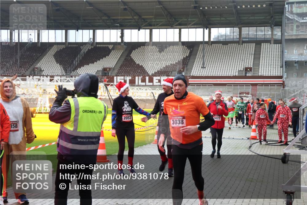 07.12.2025 - St. Pauli X-Mass-Run No. 15 Luisa Fischer http://msf.ph/oto/9381078 07.12.2025 10:43:47 Ziel 358, 2053, 5, 3038, 4045, 4046, 3022, 4441, 74, 84, 296, 559, 706, 1053, 1301, 1616, 1814, 1936, 2052, 2053, 2336, 2337, 2459, 2487, 2647, 2724, 2726, 2761, 2762, 2802, 2901, 3022, 3038, 3226, 3237, 3381, 4104, 4161, 4621 meine-sportfotos.de