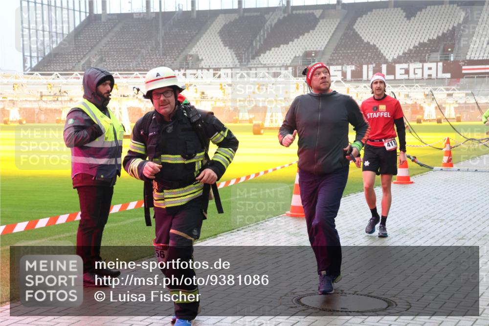 07.12.2025 - St. Pauli X-Mass-Run No. 15 Luisa Fischer http://msf.ph/oto/9381086 07.12.2025 10:09:57 Ziel 56, 411, 800, 881, 896, 899, 960, 1026, 1172, 1191, 1243, 1248, 1461, 1465, 1575, 1576, 1718, 3493, 3756, 4113, 4666 meine-sportfotos.de