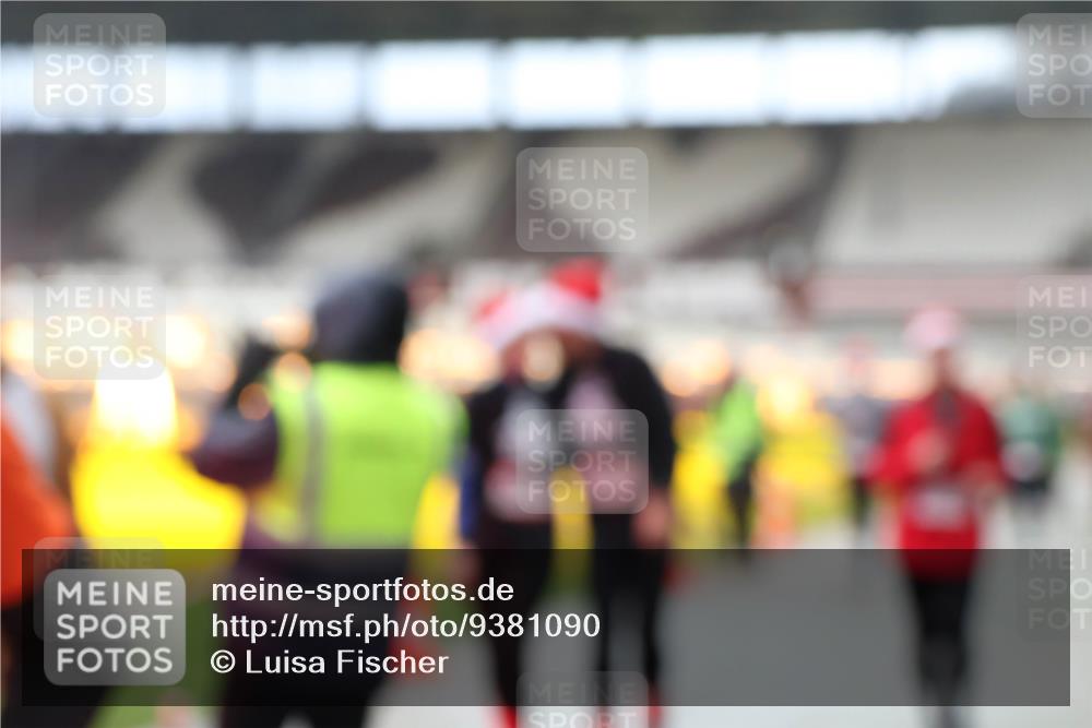 07.12.2025 - St. Pauli X-Mass-Run No. 15 Luisa Fischer http://msf.ph/oto/9381090 07.12.2025 10:43:49 Ziel 74, 84, 296, 559, 706, 1053, 1301, 1616, 1814, 1913, 1936, 2052, 2053, 2336, 2337, 2459, 2487, 2647, 2724, 2726, 2761, 2762, 2802, 2901, 3022, 3038, 3226, 3237, 3381, 4095, 4096, 4104, 4161, 4621 meine-sportfotos.de