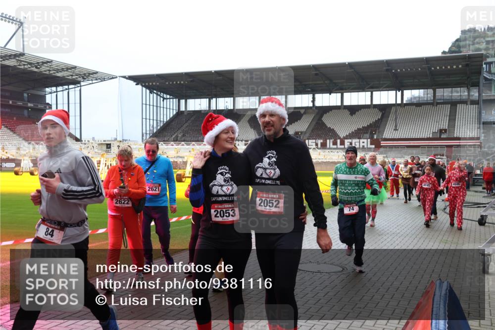 07.12.2025 - St. Pauli X-Mass-Run No. 15 Luisa Fischer http://msf.ph/oto/9381116 07.12.2025 10:43:53 Ziel 84, 2622, 2621, 2053, 15, 2052, 74, 74, 84, 559, 706, 1053, 1301, 1616, 1814, 1913, 1936, 2052, 2053, 2336, 2337, 2459, 2487, 2647, 2724, 2726, 2761, 2762, 2767, 2802, 2901, 3022, 3038, 3100, 3226, 3237, 3381, 4095, 4096, 4104, 4161, 4621 meine-sportfotos.de