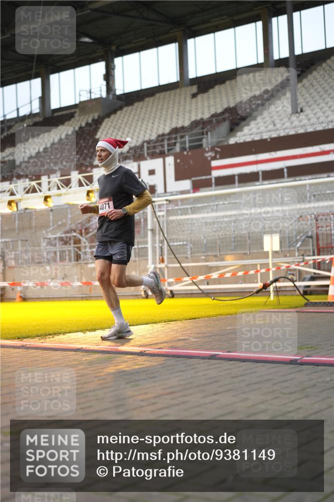 07.12.2025 - St. Pauli X-Mass-Run No. 15 Patografie http://msf.ph/oto/9381149 07.12.2025 10:20:03 Ziel 459, 1364, 1553, 1903, 2238, 2751, 2855, 3846, 3871, 3893, 4042, 4071, 4503 meine-sportfotos.de