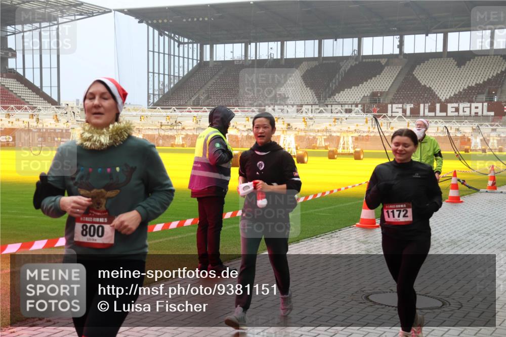 07.12.2025 - St. Pauli X-Mass-Run No. 15 Luisa Fischer http://msf.ph/oto/9381151 07.12.2025 10:10:09 Ziel 15, 800, 5, 1172, 800, 881, 896, 899, 960, 989, 1026, 1172, 1191, 1243, 1248, 1256, 1257, 1678, 1718, 2502, 2504, 2560, 3245, 3246, 3410, 3411, 3493, 3756 meine-sportfotos.de