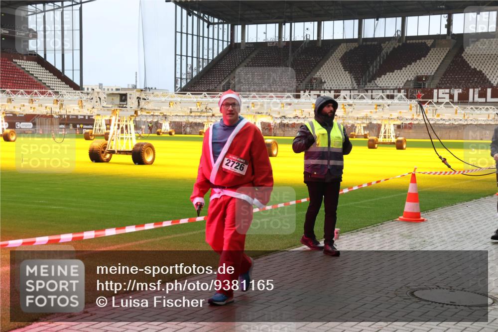 07.12.2025 - St. Pauli X-Mass-Run No. 15 Luisa Fischer http://msf.ph/oto/9381165 07.12.2025 10:44:06 Ziel 5, 2726, 74, 84, 559, 706, 1053, 1616, 1913, 2459, 2487, 2499, 2647, 2724, 2726, 2761, 2762, 2767, 2950, 2955, 3022, 3038, 3100, 3226, 3237, 4095, 4096, 4104, 4254, 4255 meine-sportfotos.de