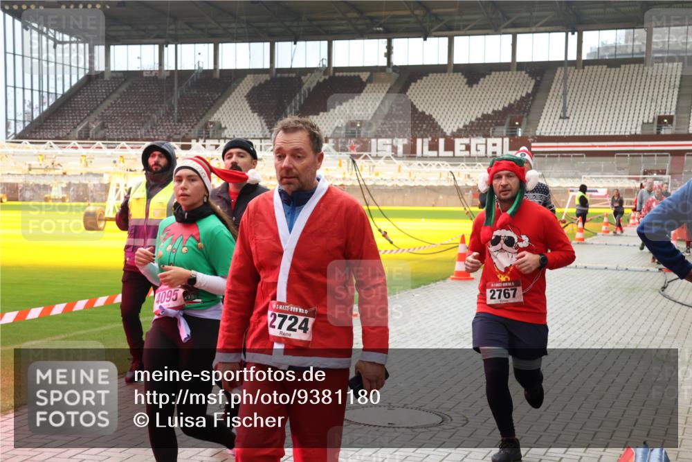 07.12.2025 - St. Pauli X-Mass-Run No. 15 Luisa Fischer http://msf.ph/oto/9381180 07.12.2025 10:44:08 Ziel 17, 4095, 2724, 2767, 32, 74, 84, 559, 706, 1053, 1616, 1913, 2459, 2487, 2499, 2647, 2724, 2726, 2761, 2762, 2767, 2950, 2955, 3022, 3038, 3100, 3226, 3237, 4095, 4096, 4104, 4254, 4255 meine-sportfotos.de