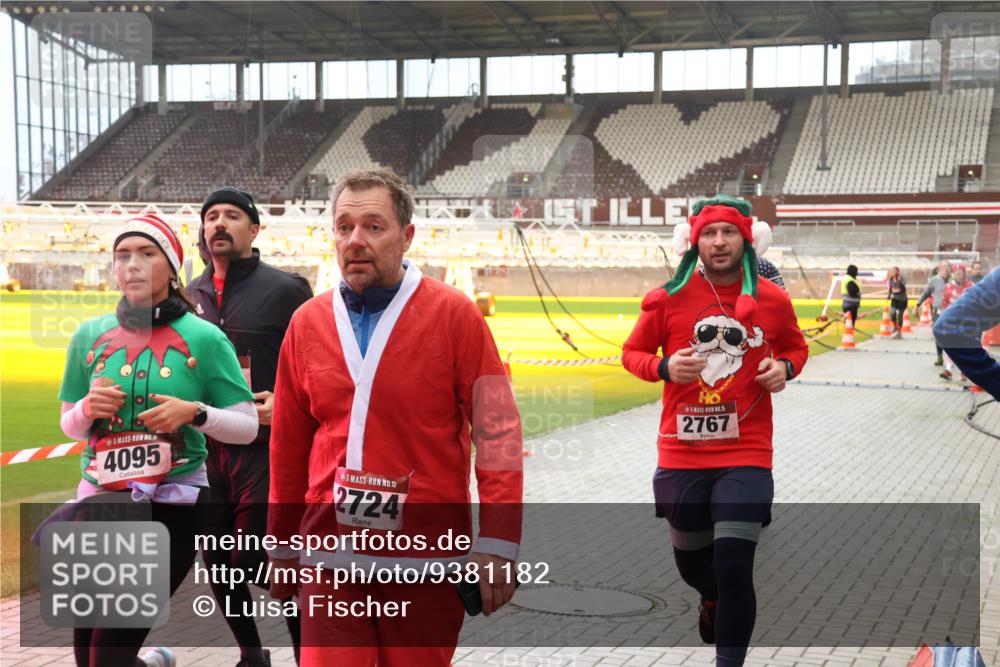 07.12.2025 - St. Pauli X-Mass-Run No. 15 Luisa Fischer http://msf.ph/oto/9381182 07.12.2025 10:44:08 Ziel 4095, 5, 2724, 15, 2767, 32, 74, 84, 559, 706, 1053, 1616, 1913, 2459, 2487, 2499, 2647, 2724, 2726, 2761, 2762, 2767, 2950, 2955, 3022, 3038, 3100, 3226, 3237, 4095, 4096, 4104, 4254, 4255 meine-sportfotos.de